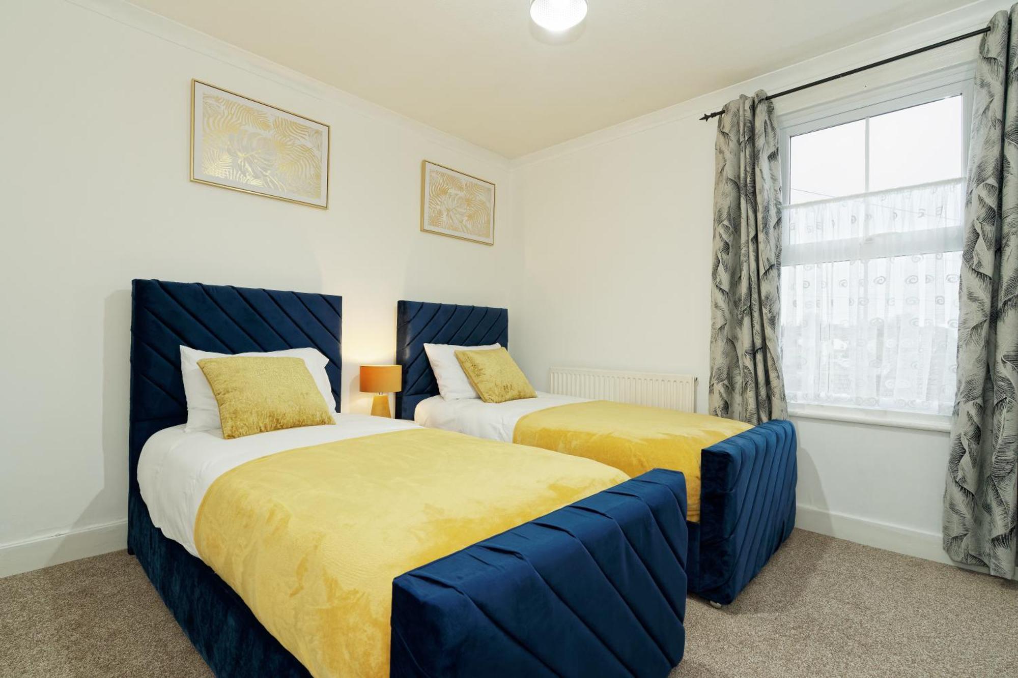 Apartamento Lovely Luxury 3 Bed House Chatham  Exterior foto
